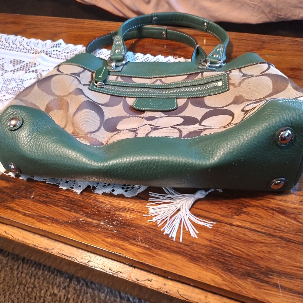 Authentic Coach purse! 💐